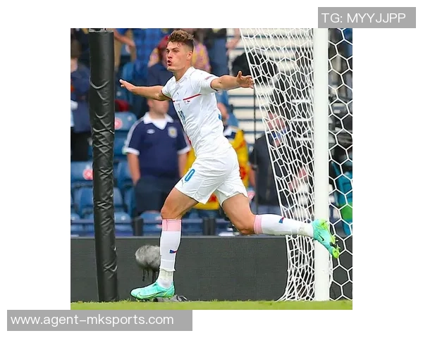 掌握足球倒三角传球技巧提升球队配合与进攻效率的全面指南